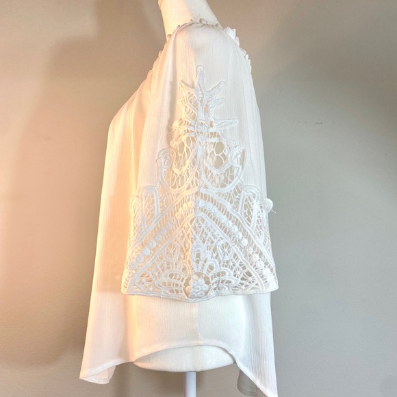 Wilde Heart Lace Sleeve Top - Picture 2 of 14